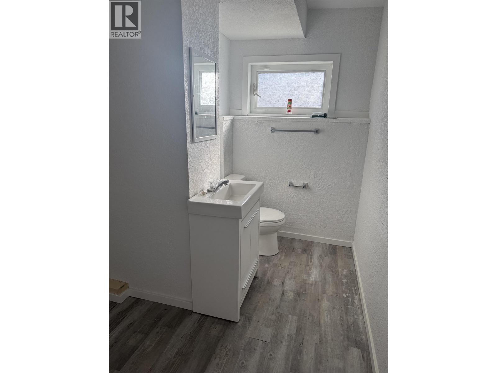 221 CRYSDALE DRIVE - 7