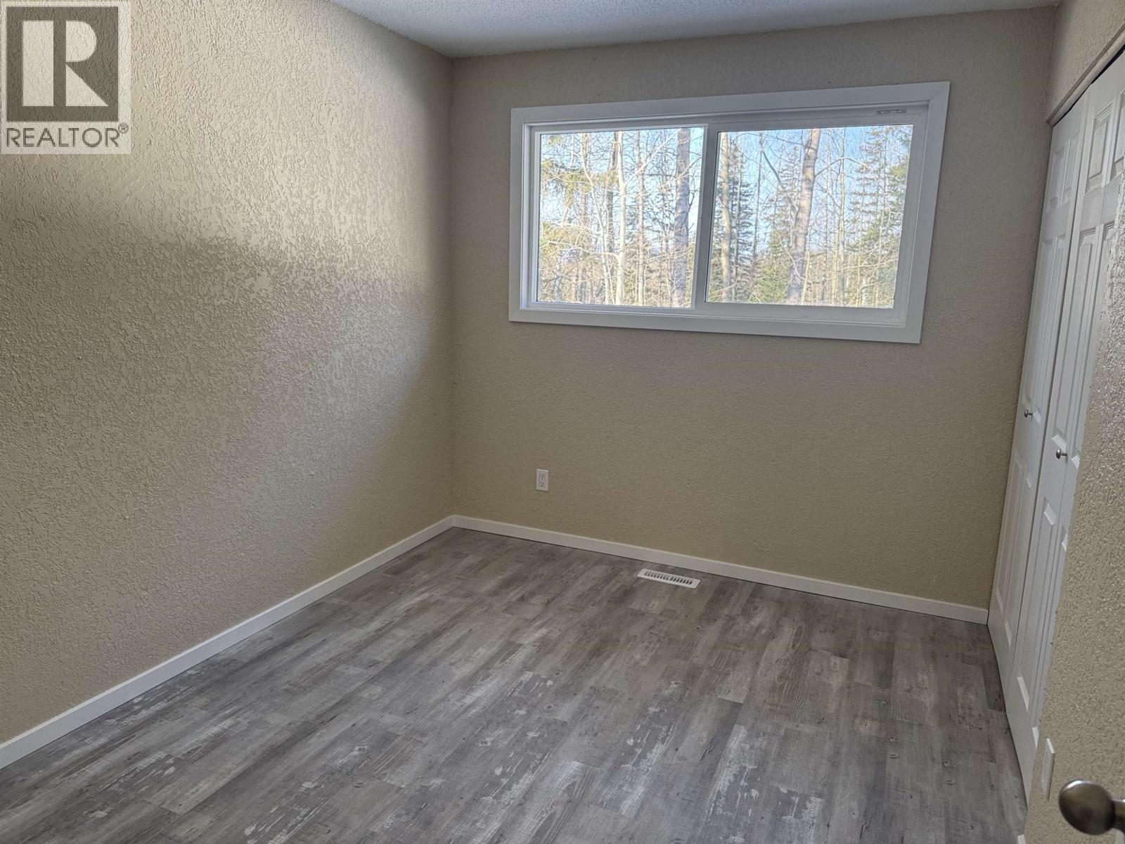 221 CRYSDALE DRIVE - 9