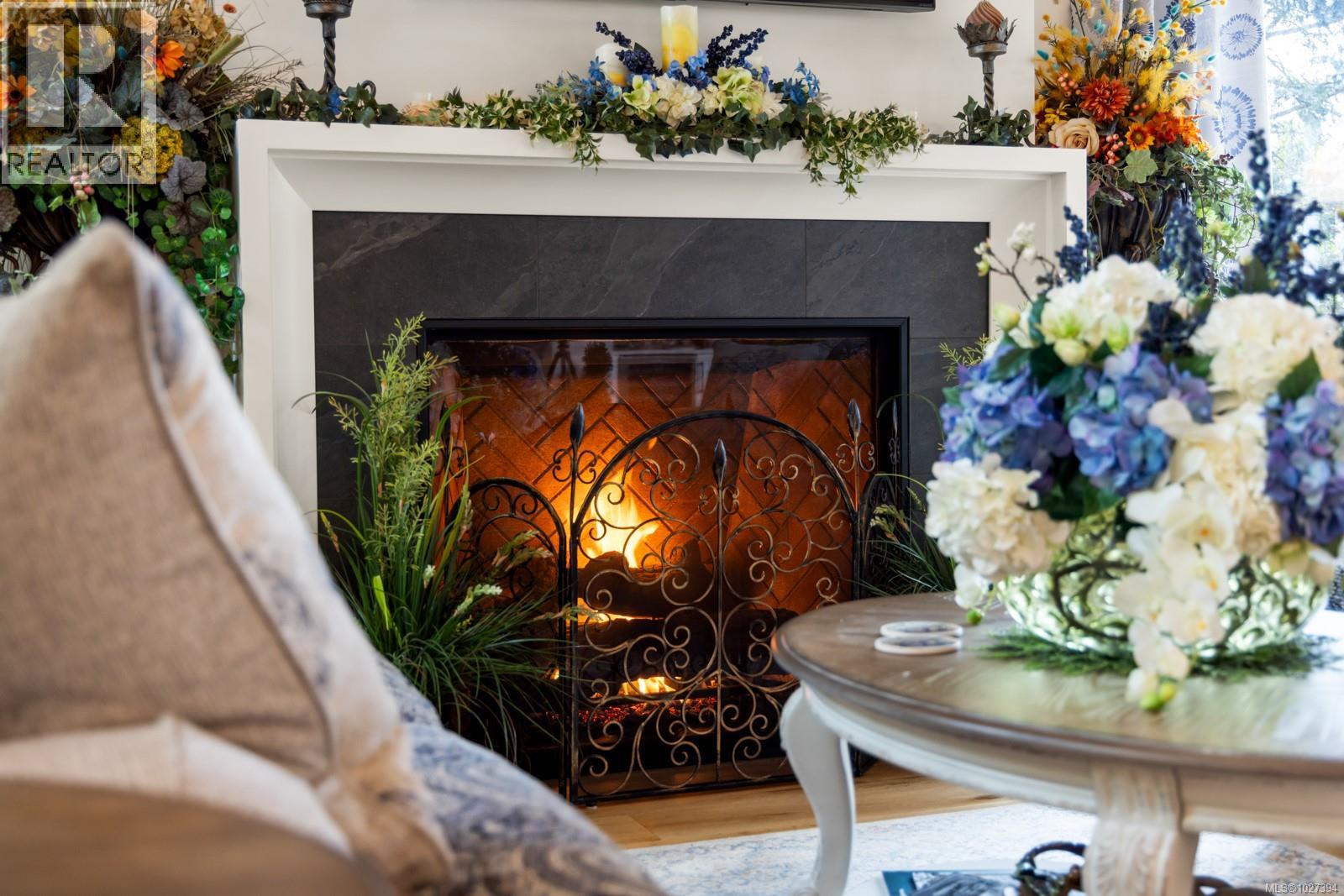 2061 PINEHURST TERR - 5