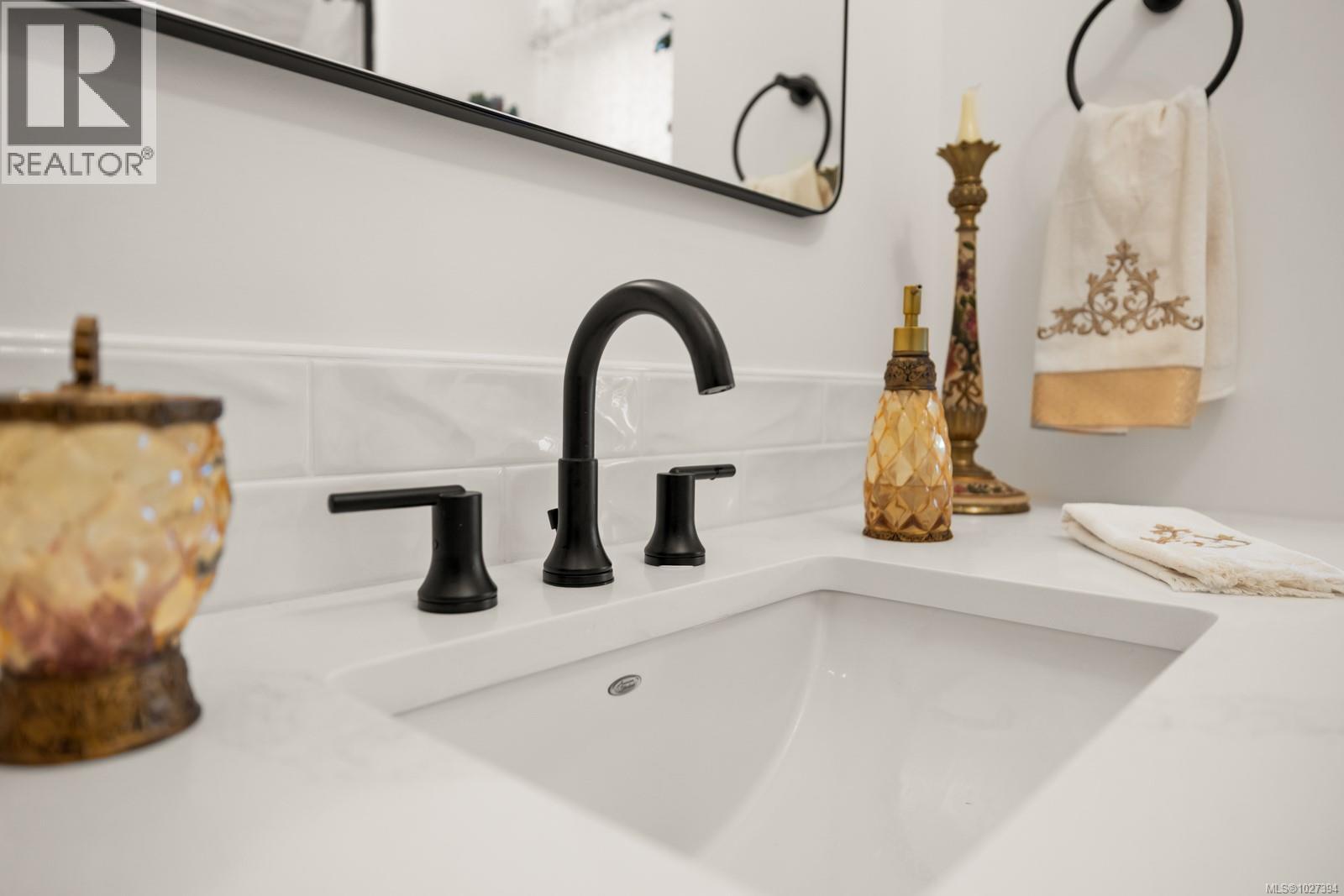 2061 PINEHURST TERR - 33