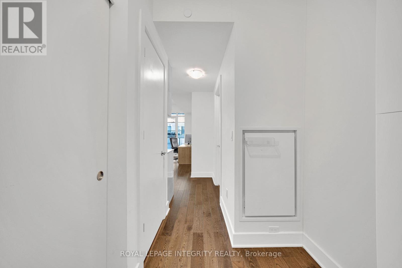 ##604 255 BAY STREET - 11