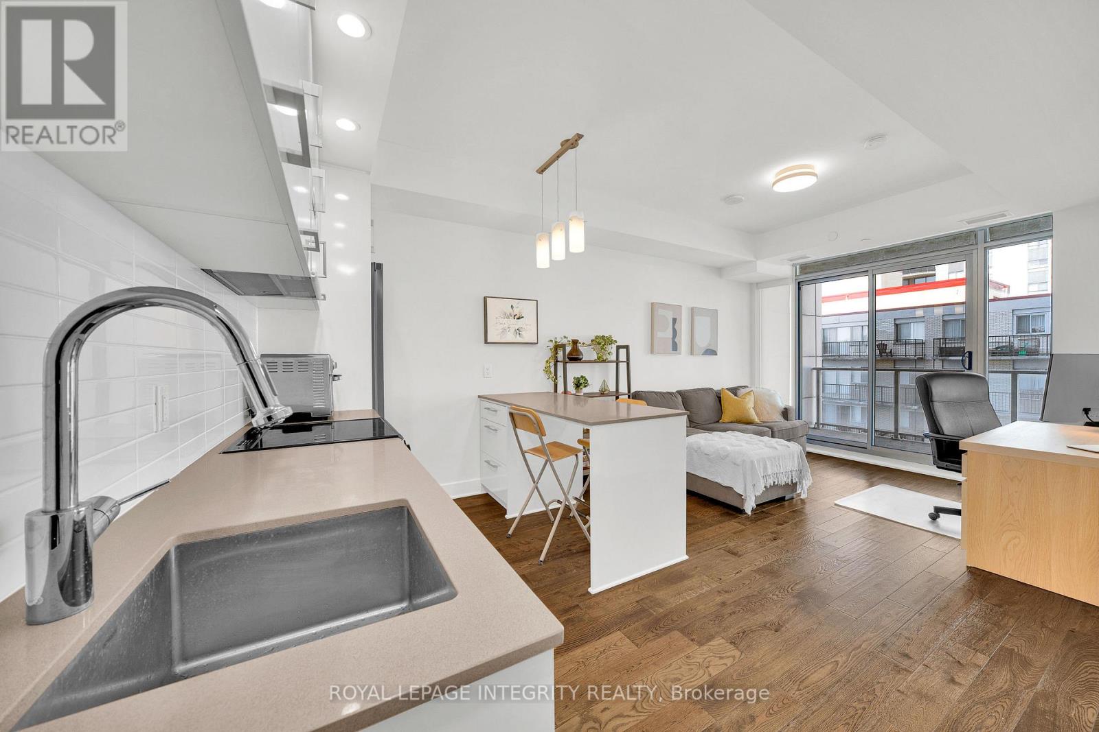 ##604 255 BAY STREET - 13