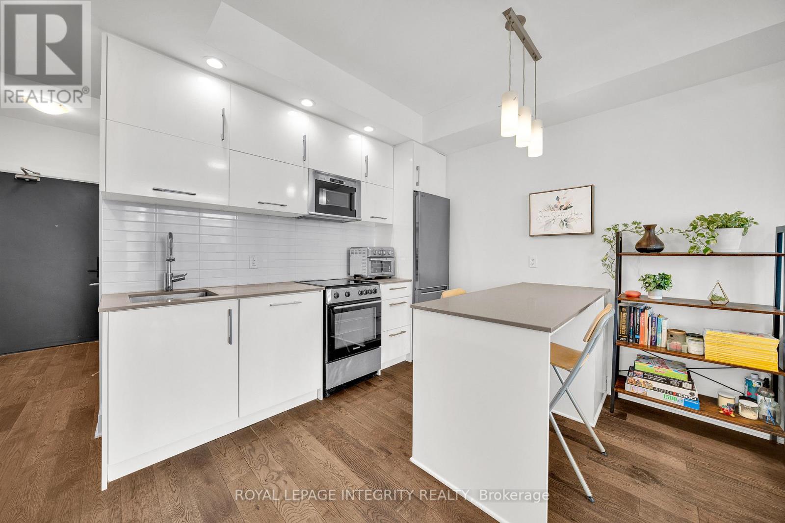 ##604 255 BAY STREET - 14