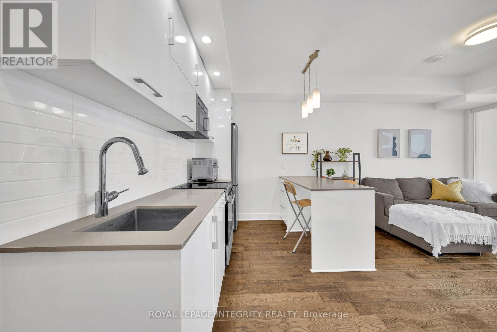 ##604 255 BAY STREET - 15