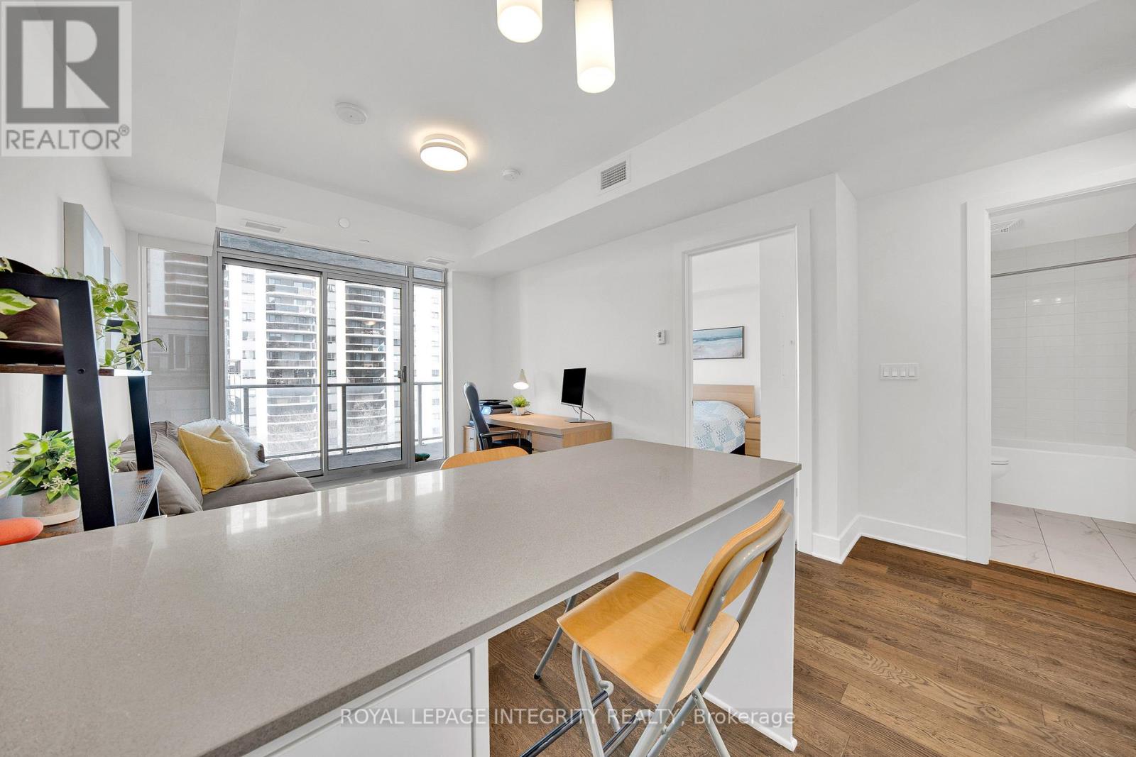 ##604 255 BAY STREET - 18