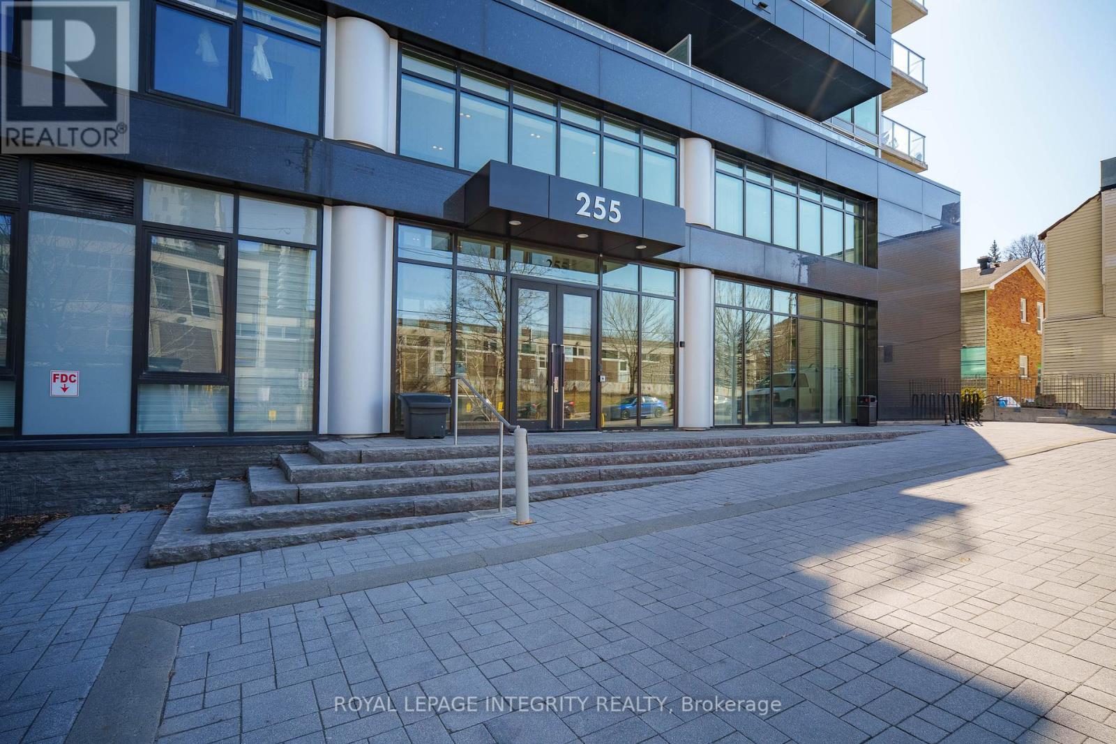 ##604 255 BAY STREET - 3