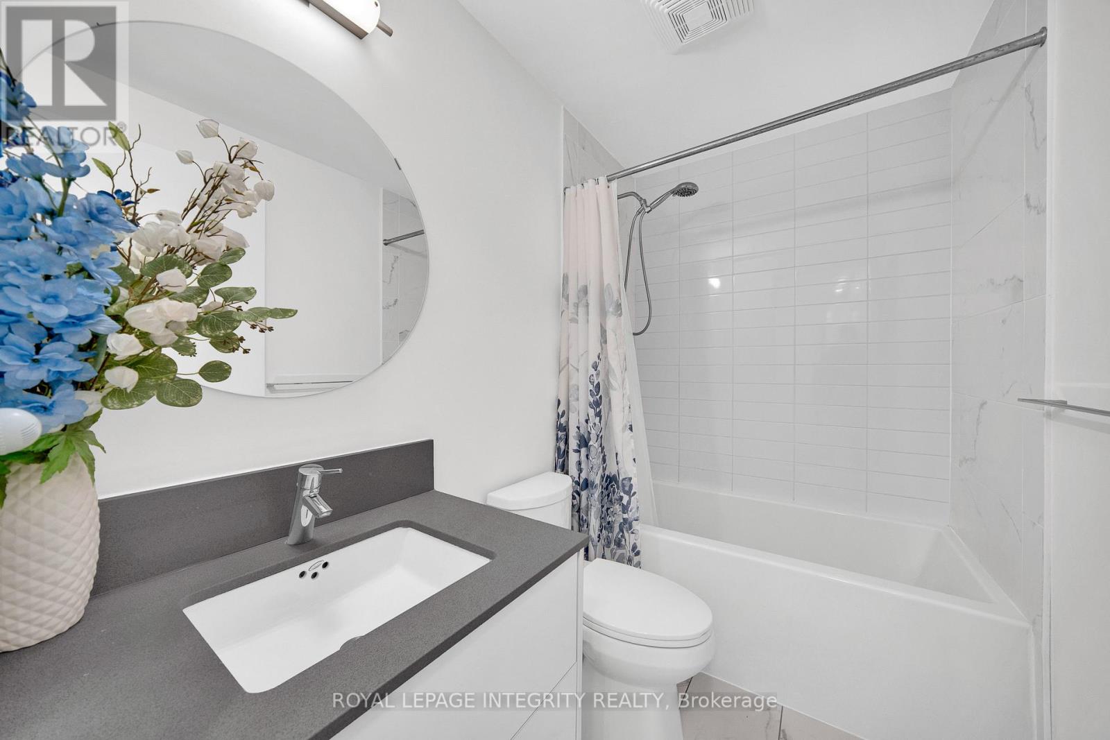 ##604 255 BAY STREET - 30