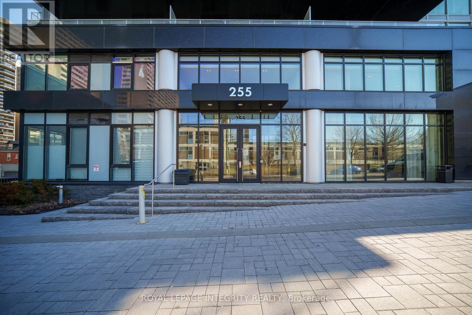 ##604 255 BAY STREET - 4