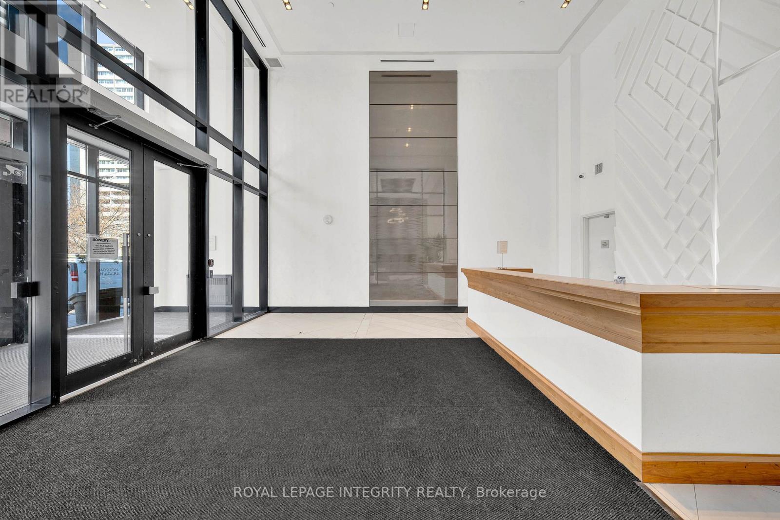 ##604 255 BAY STREET - 5