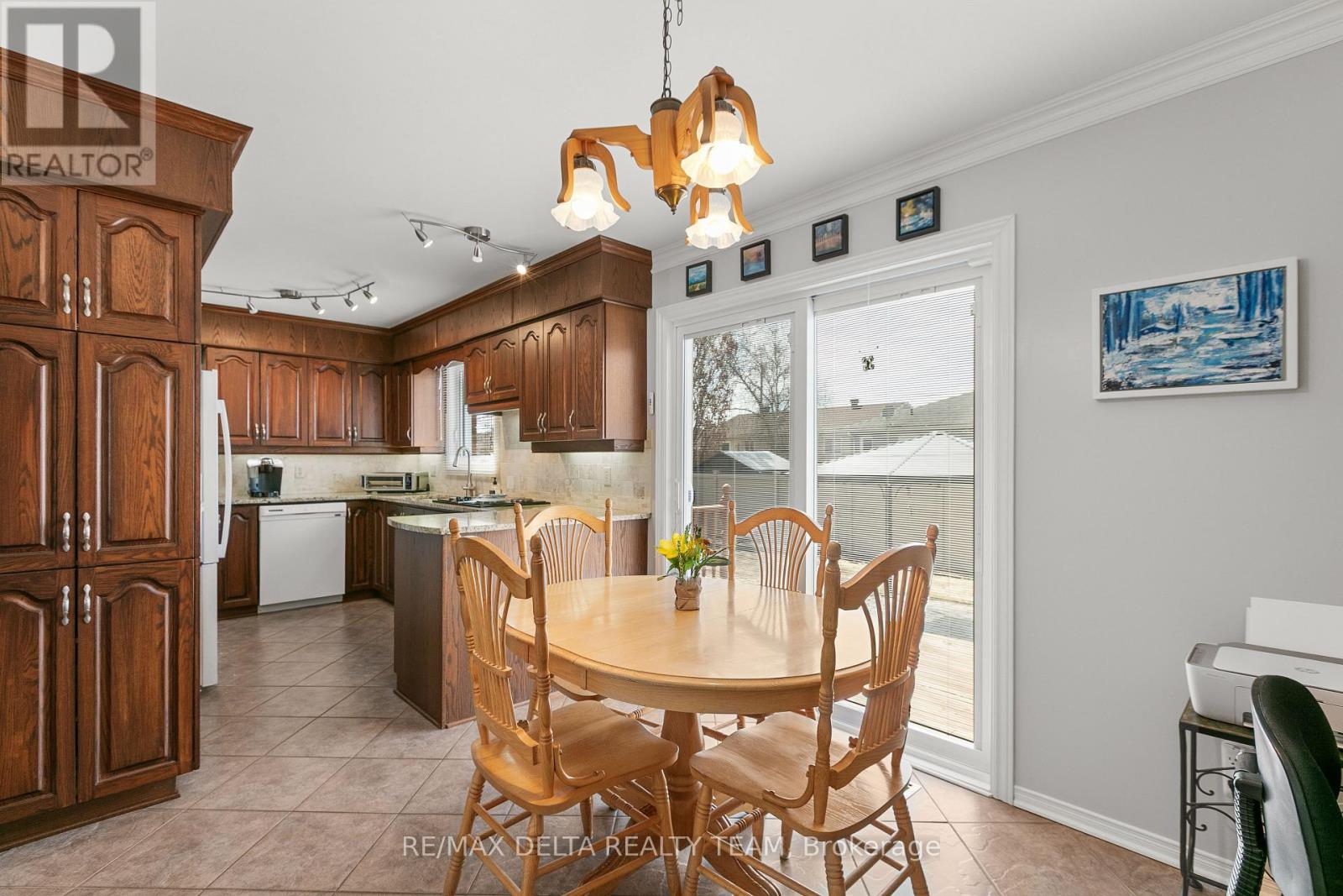 657 STE ANNE STREET — photo 19
