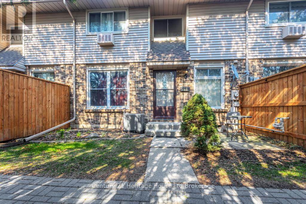 2-bedroom home for sale at 18 - 1 LAMERS COURT, Tillsonburg ON · photo 1 of 19
