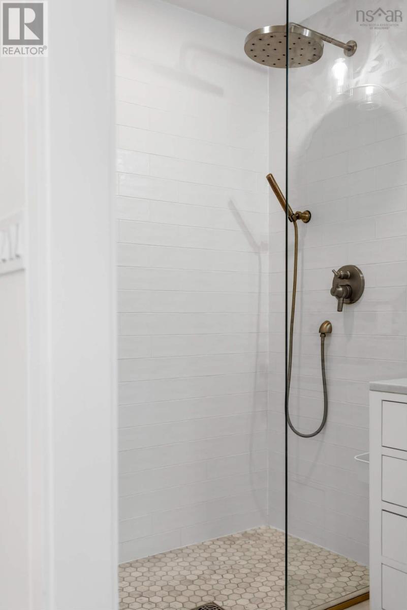 Property 15 of 28 of 1162 Waterloo Street