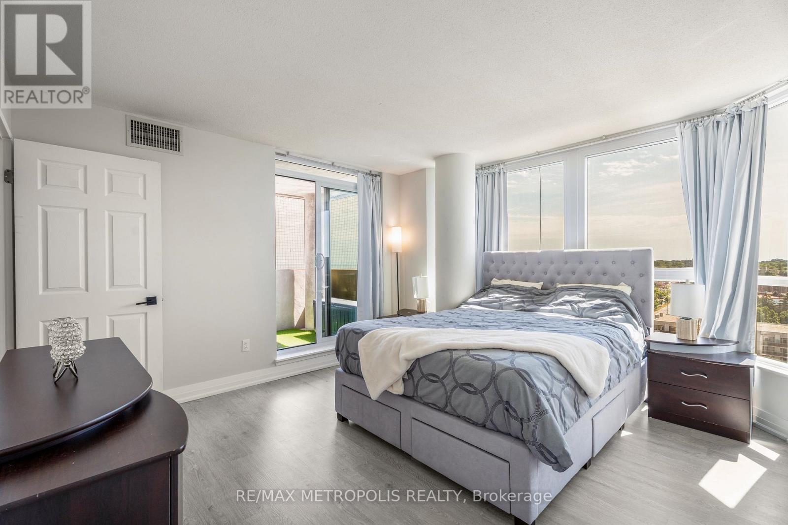 #1707 3233 EGLINTON AVENUE E - 12