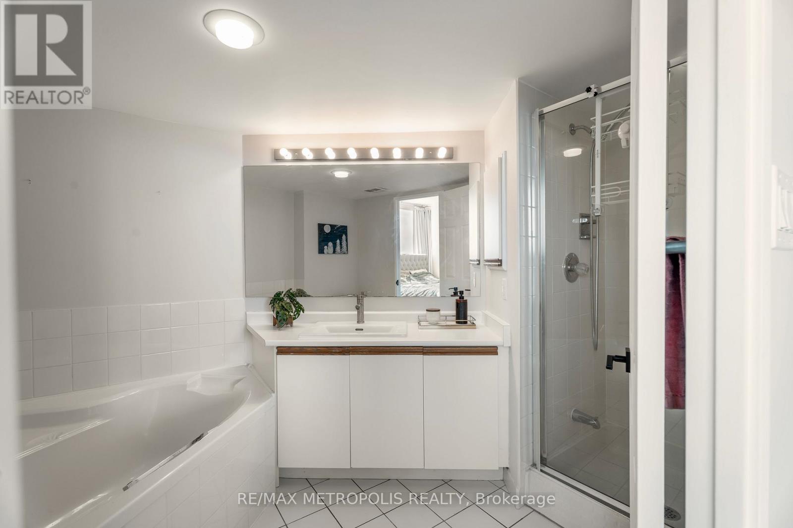 #1707 3233 EGLINTON AVENUE E - 14