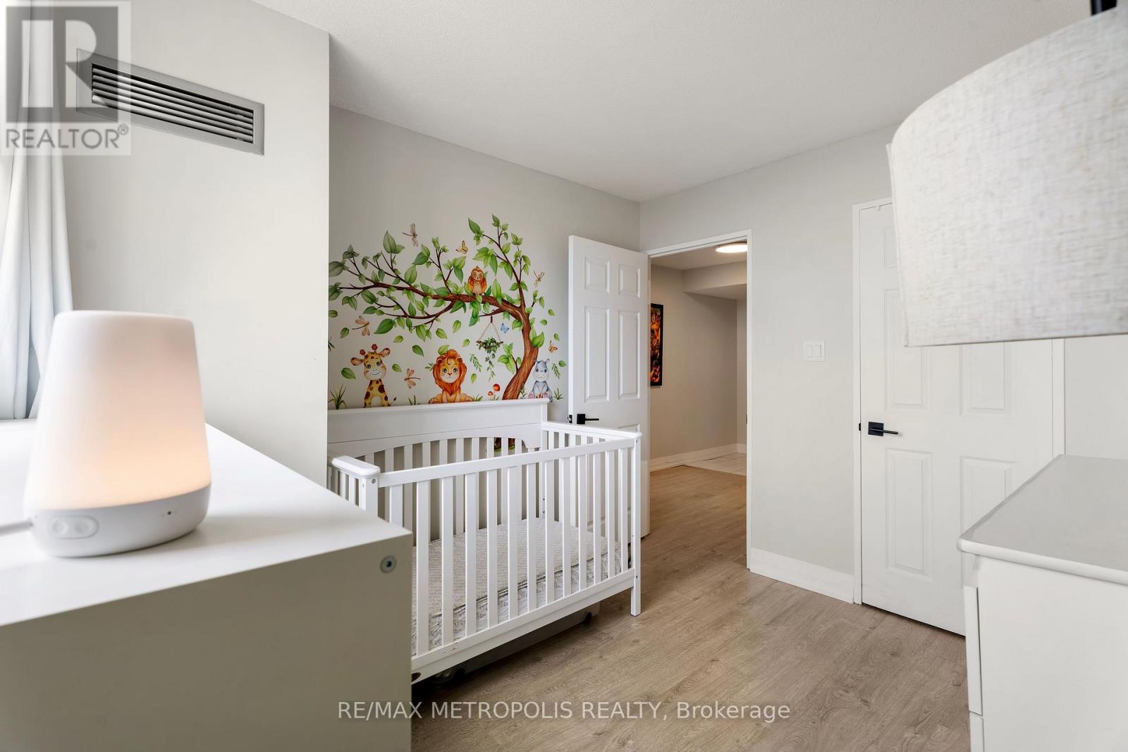 #1707 3233 EGLINTON AVENUE E - 5