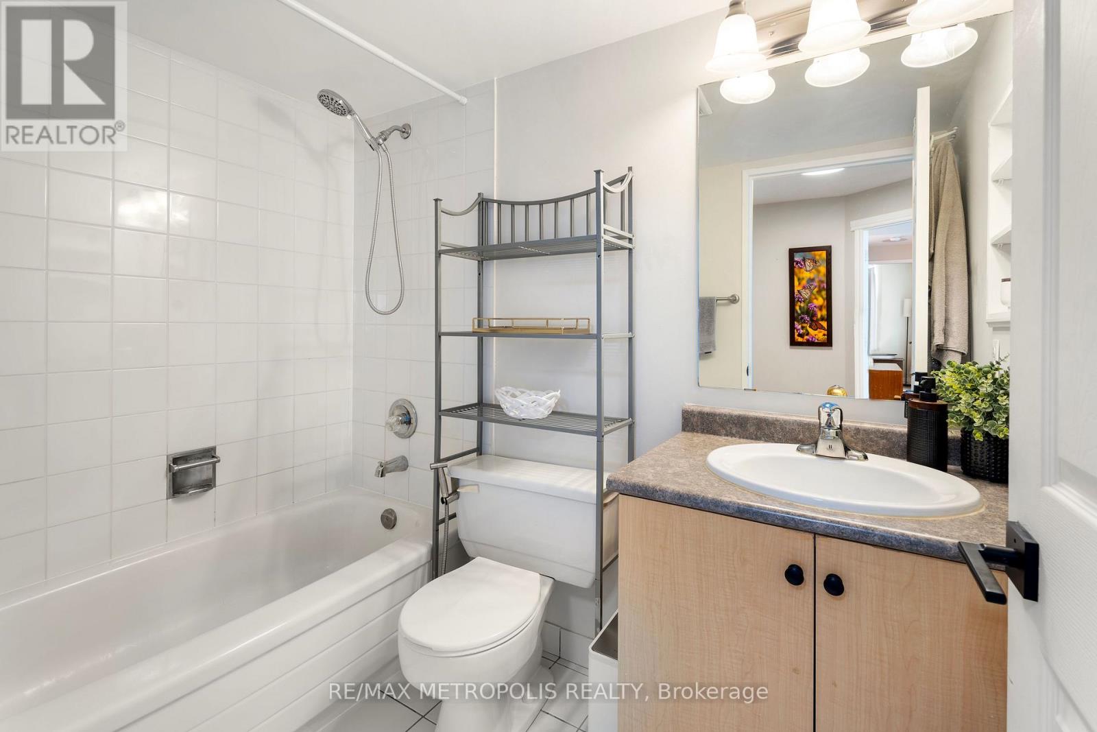 #1707 3233 EGLINTON AVENUE E - 6