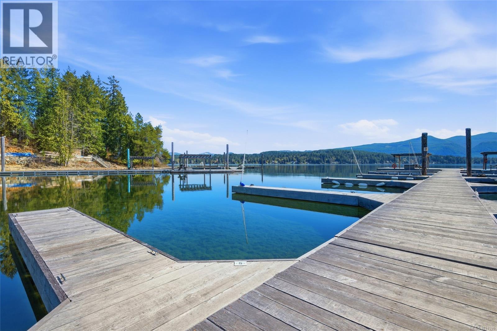 #5 9624 Lakeshore Rd - 3