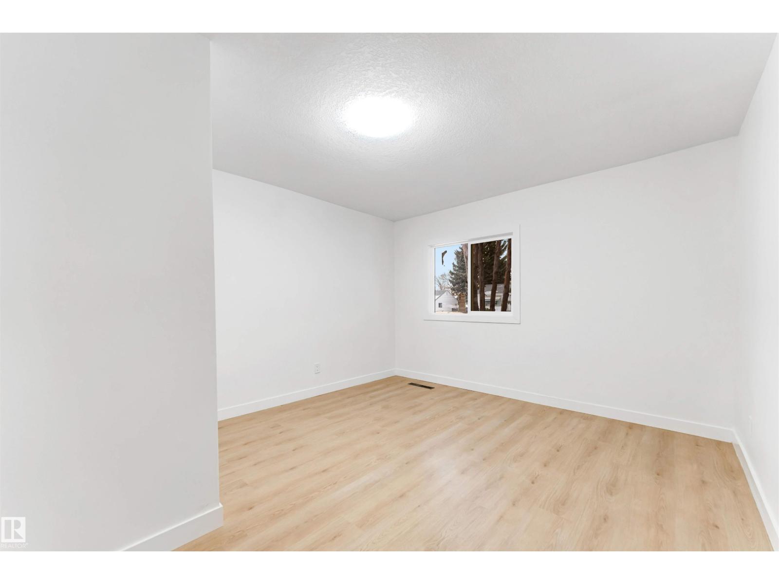 12423 91 ST NW - 12