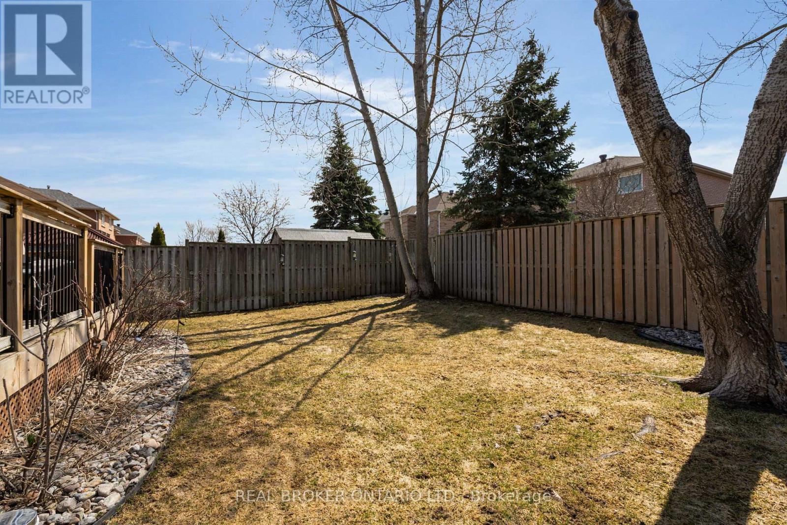 53 TAYLOR DRIVE - 31