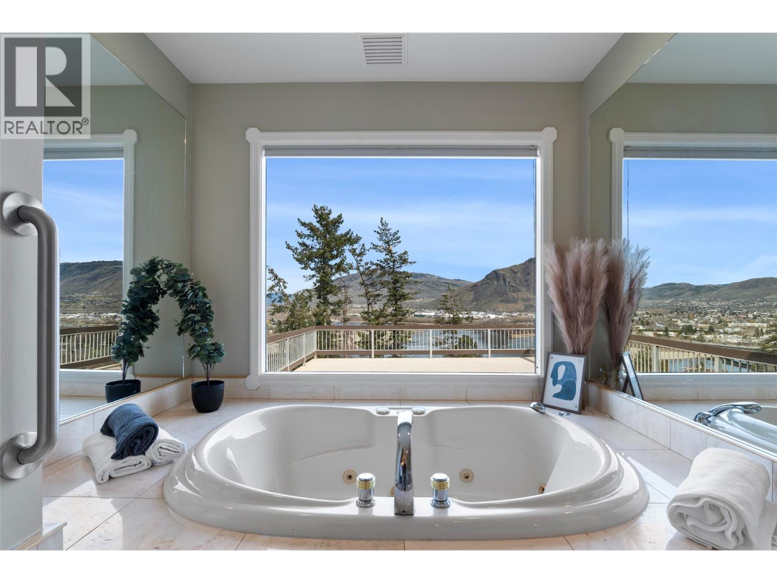 287 CONNAUGHT ROAD - 21