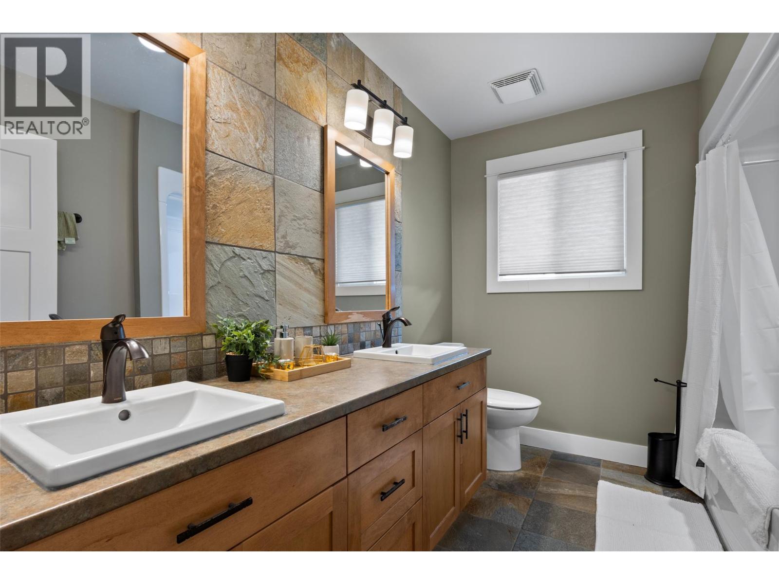 287 CONNAUGHT ROAD - 24