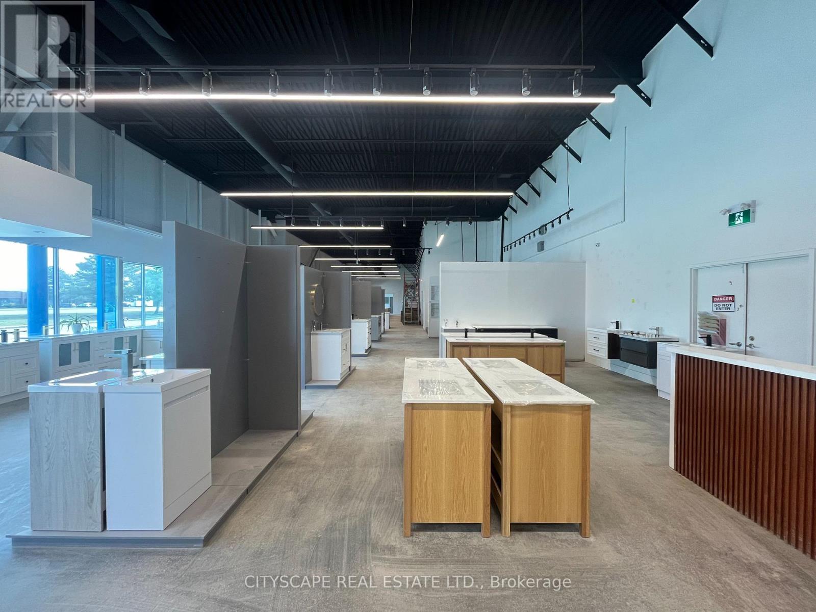 4 & 4A, OPT B - 6150 DIXIE ROAD