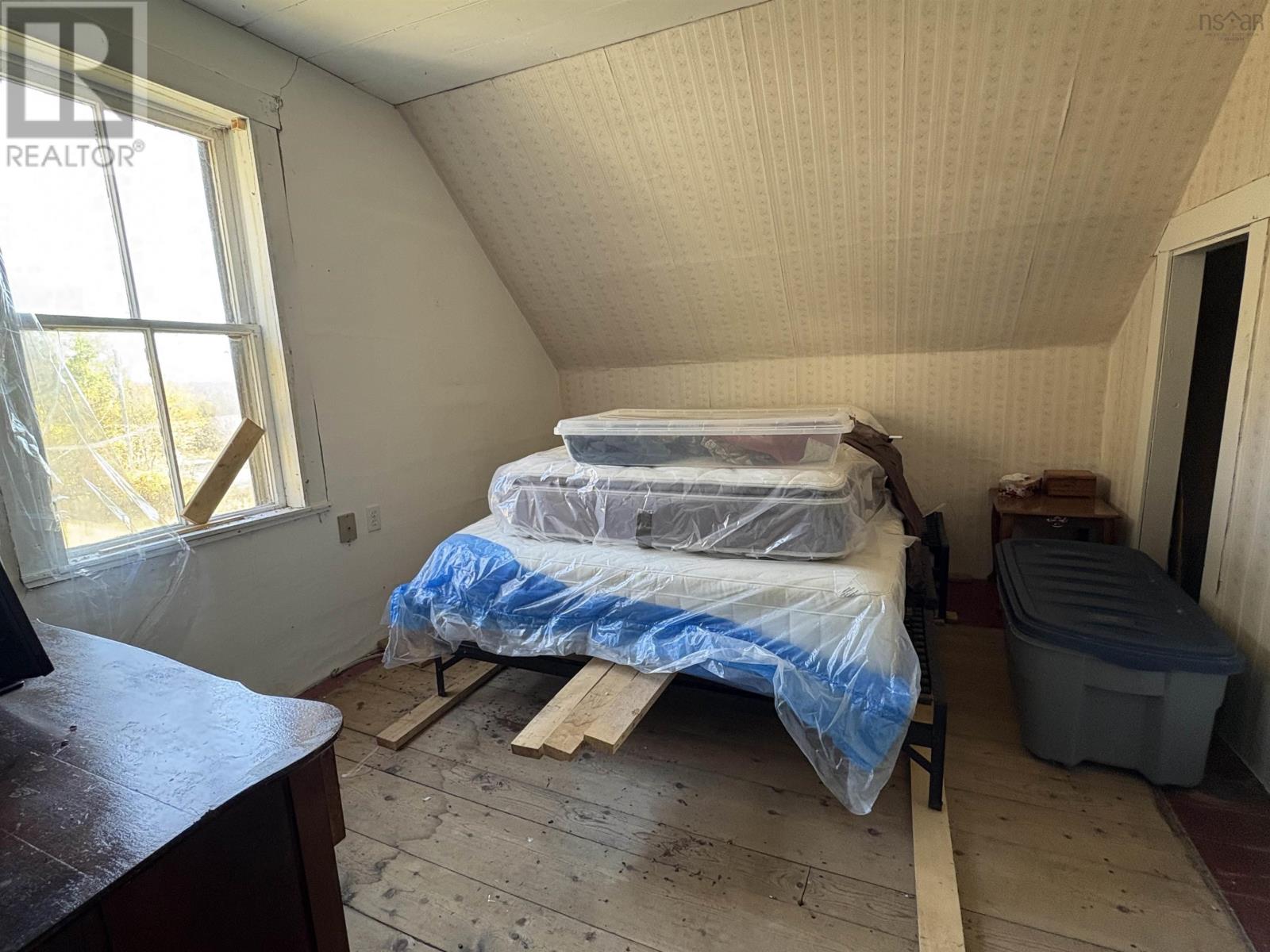 Property 14 of 27 of 414 Sherbrooke Road