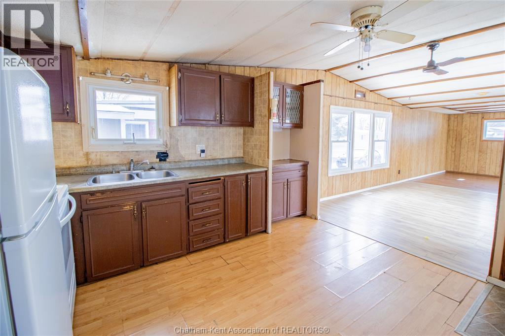 56 REGENCY DRIVE — photo 9