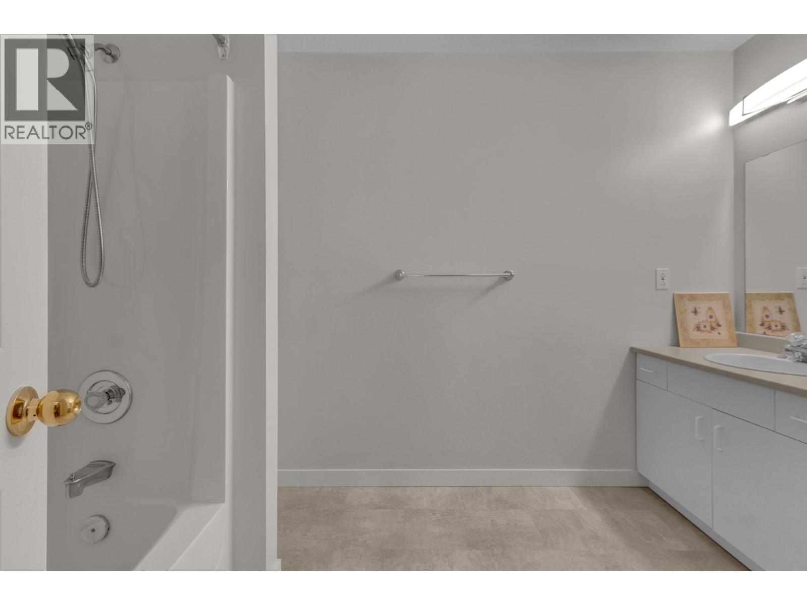 #206 3363 WESTWOOD DRIVE - 20