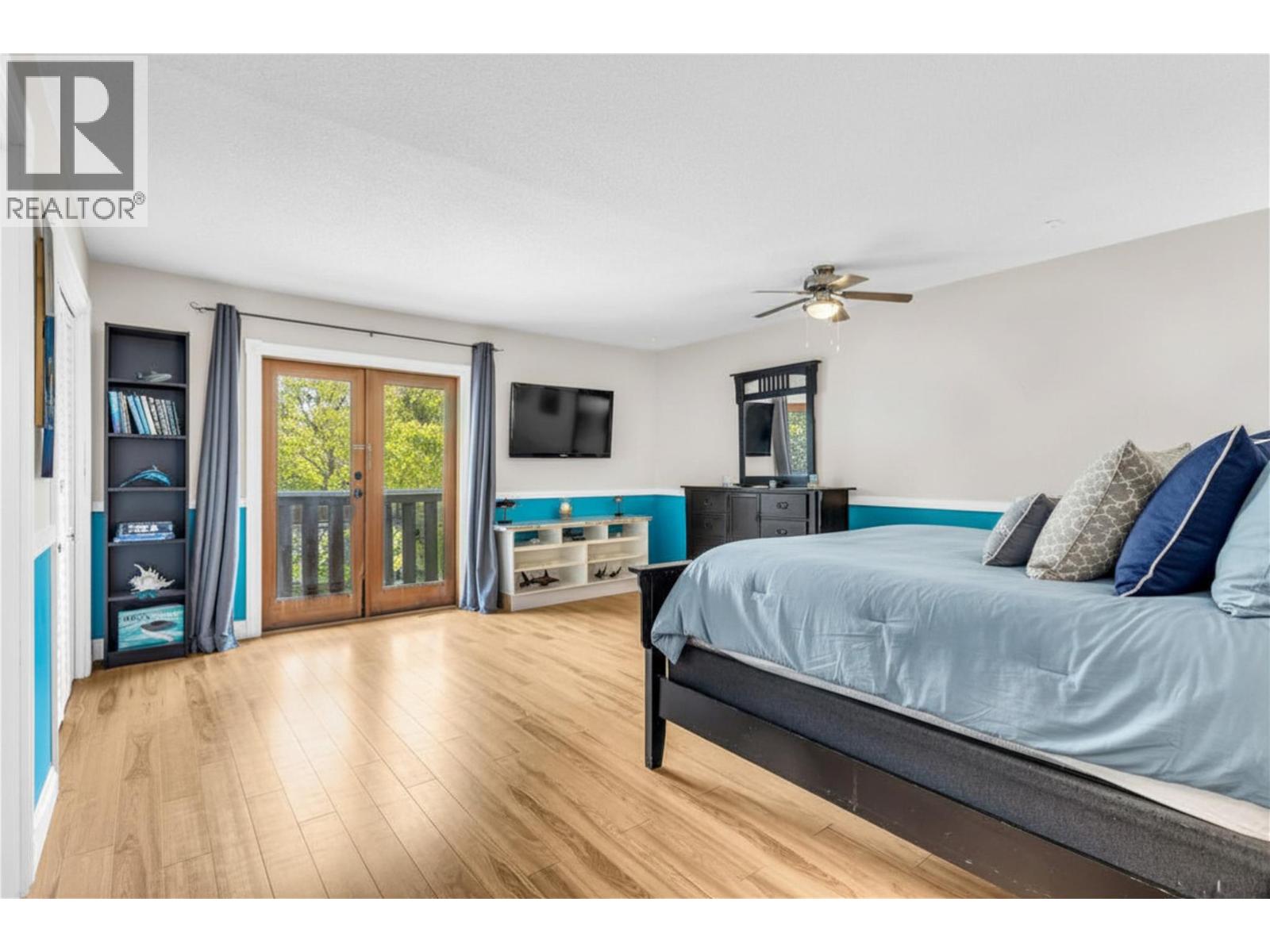 863 HAMMER AVENUE - 15