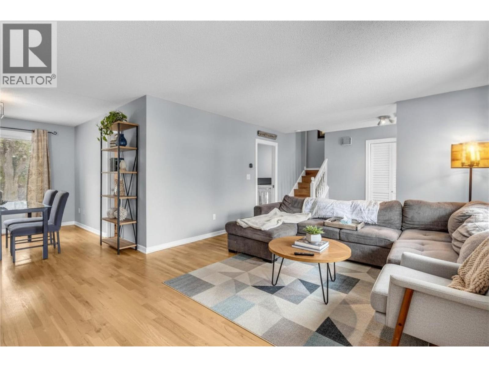 863 HAMMER AVENUE - 7