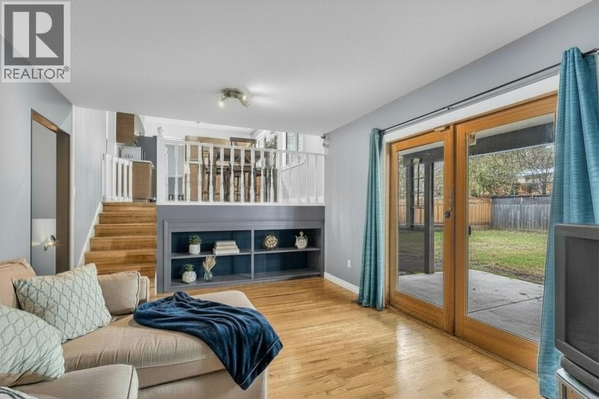 863 HAMMER AVENUE - 24