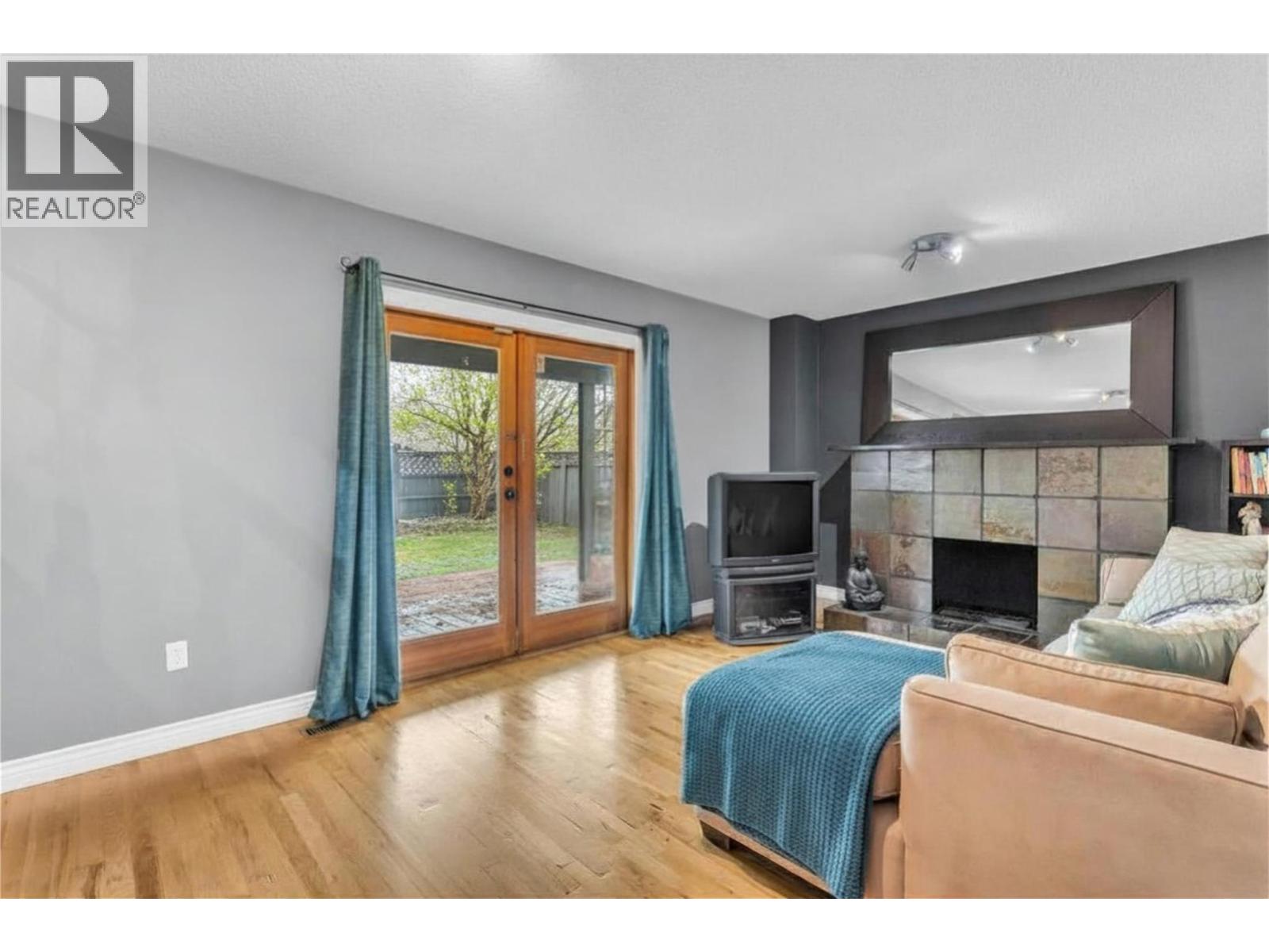 863 Hammer Avenue - 25