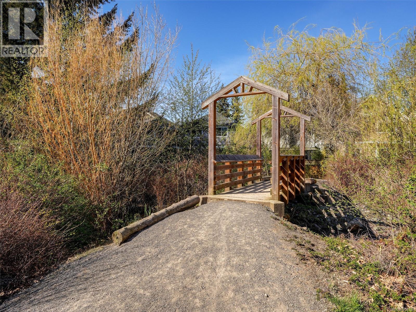 1032 BRAEBURN AVE - 27