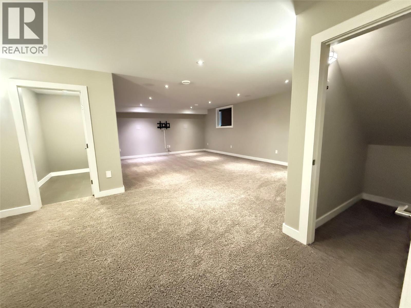 169 170 Stocks Crescent, Penticton