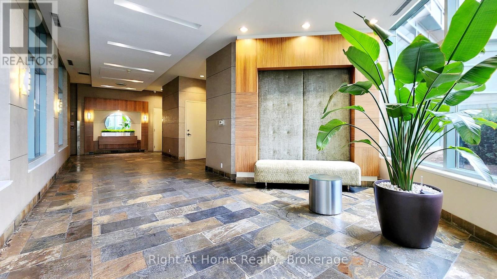 concierge area
