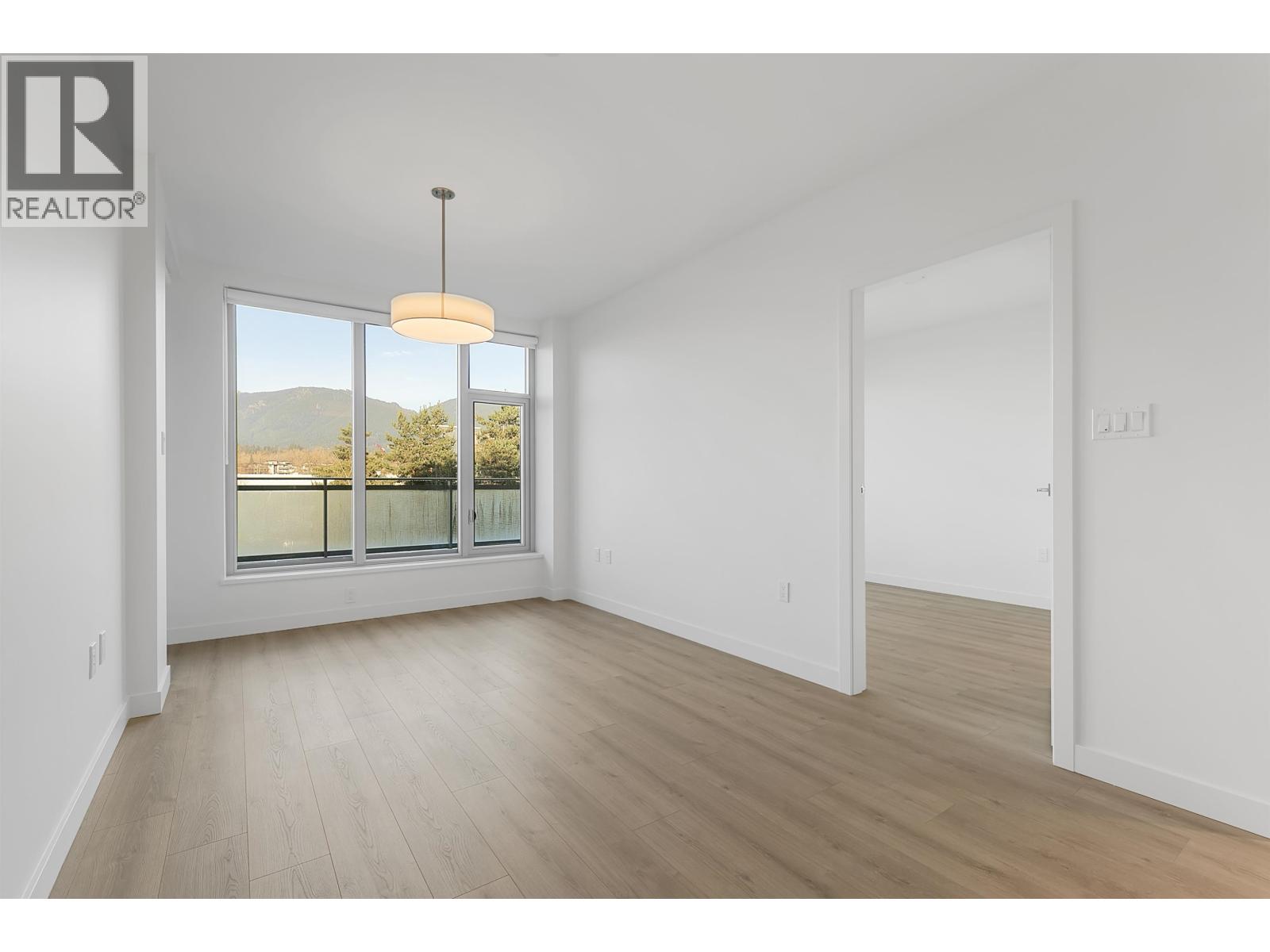 307 755 HARBOURSIDE DRIVE, West Vancouver