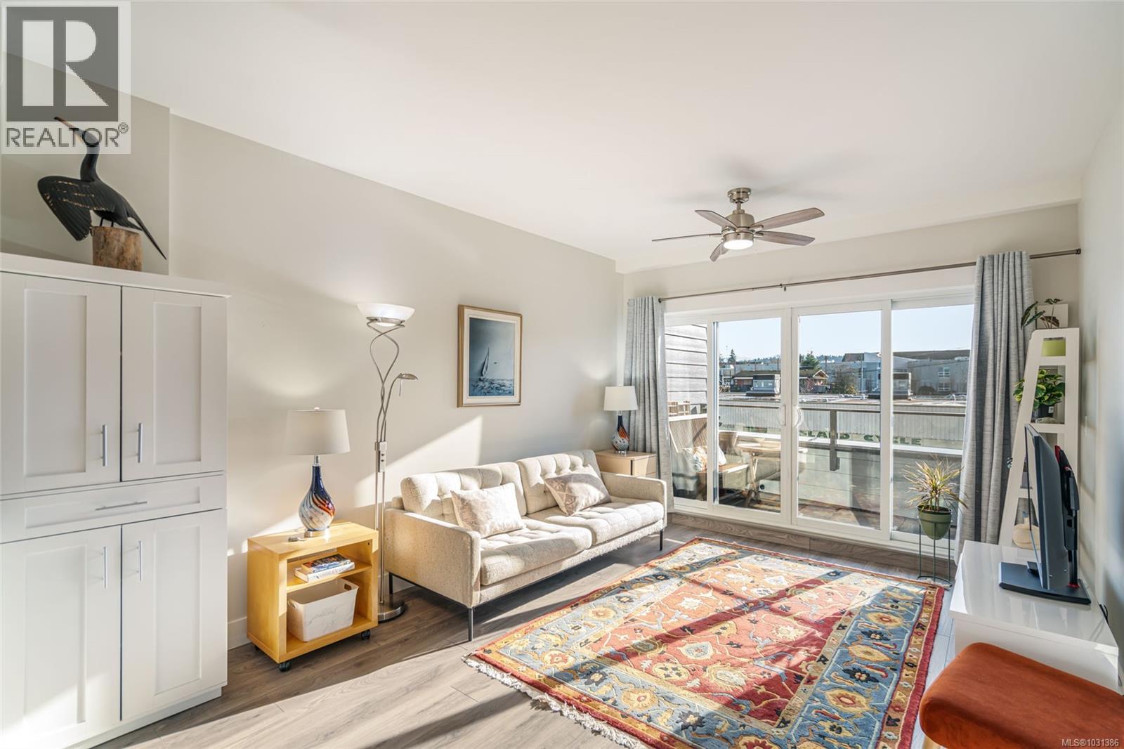 #203 113 Hirst Ave E - 12