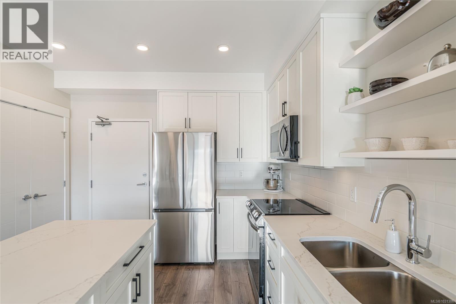 #203 113 Hirst Ave E - 16
