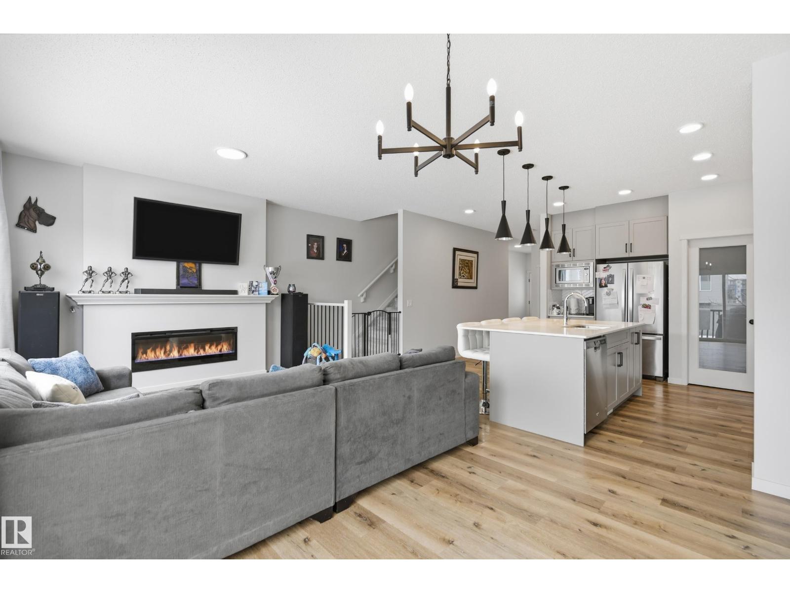 9235 223 ST NW - 10