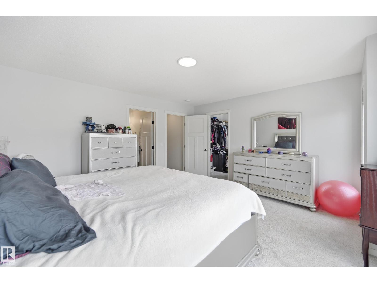 9235 223 ST NW - 17