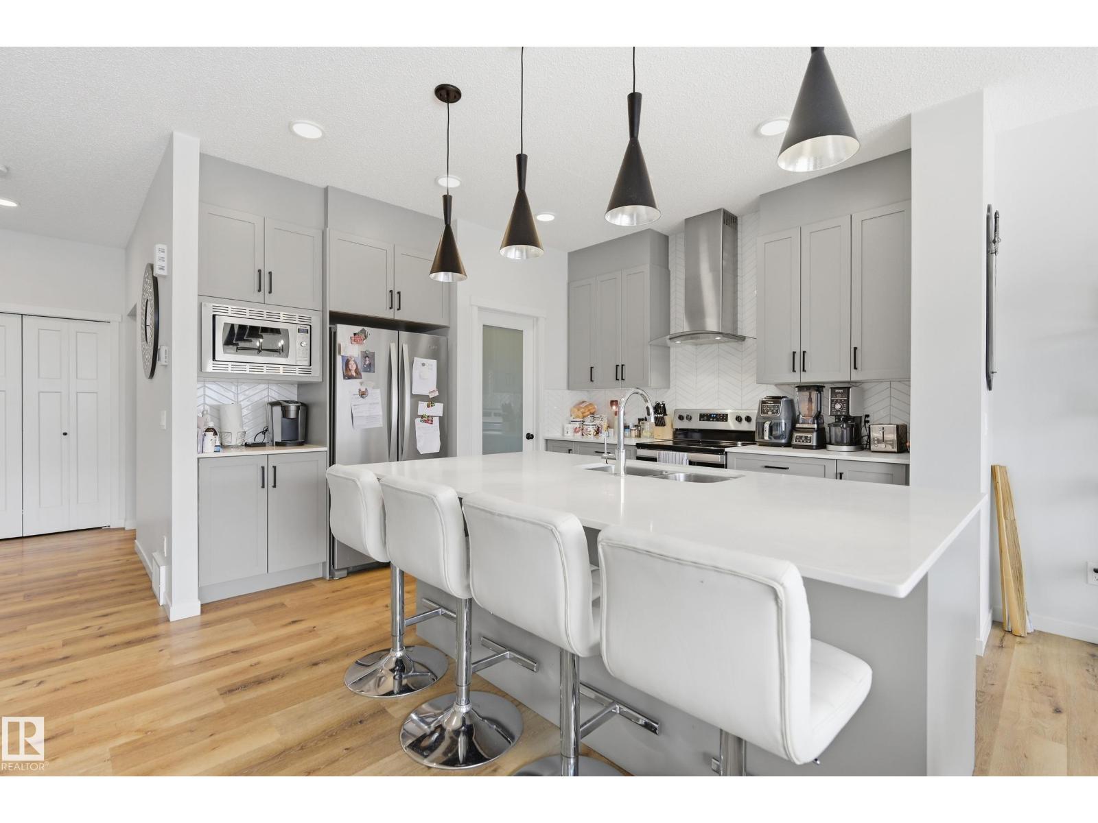 9235 223 ST NW - 5