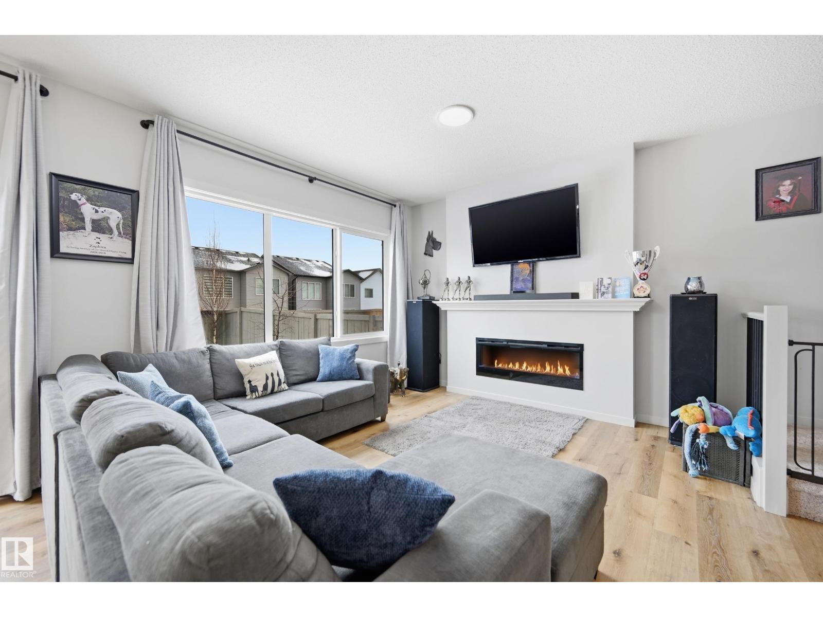 9235 223 ST NW - 7