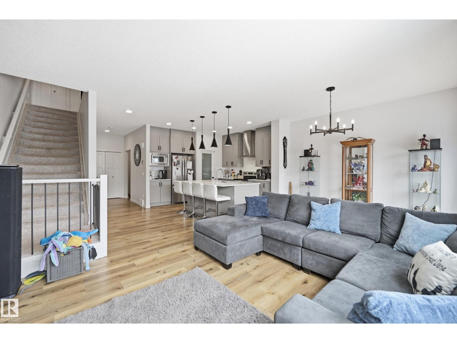 9235 223 ST NW - 8