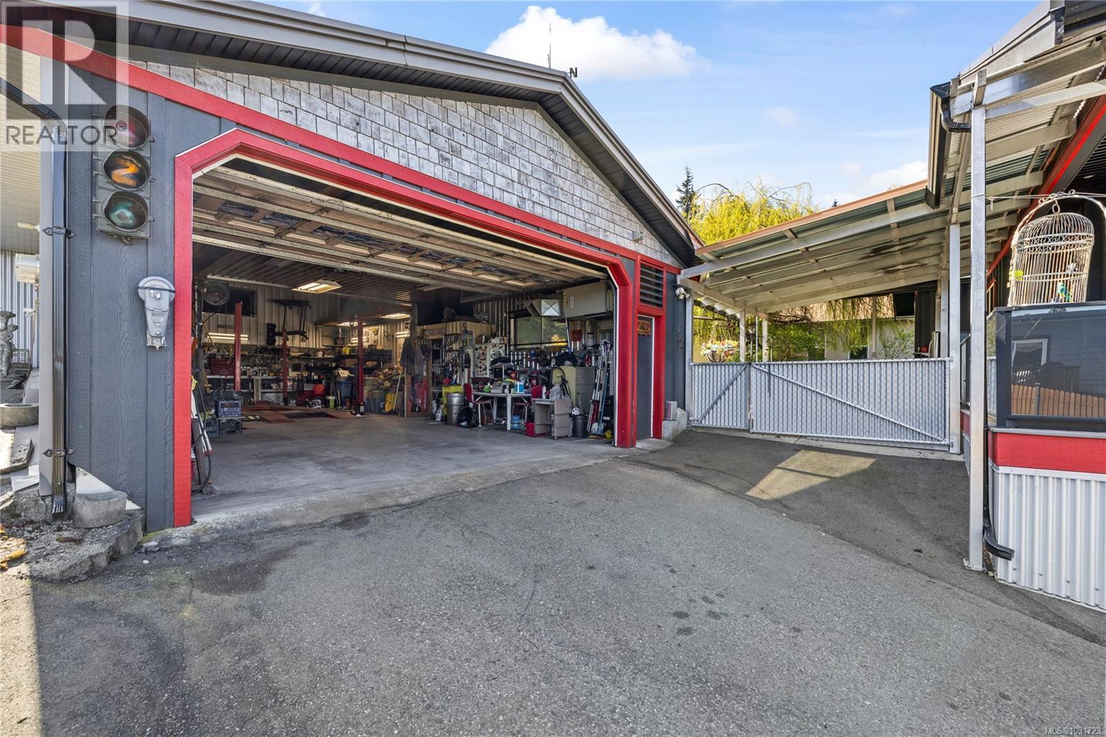 426 Davis Rd - 53