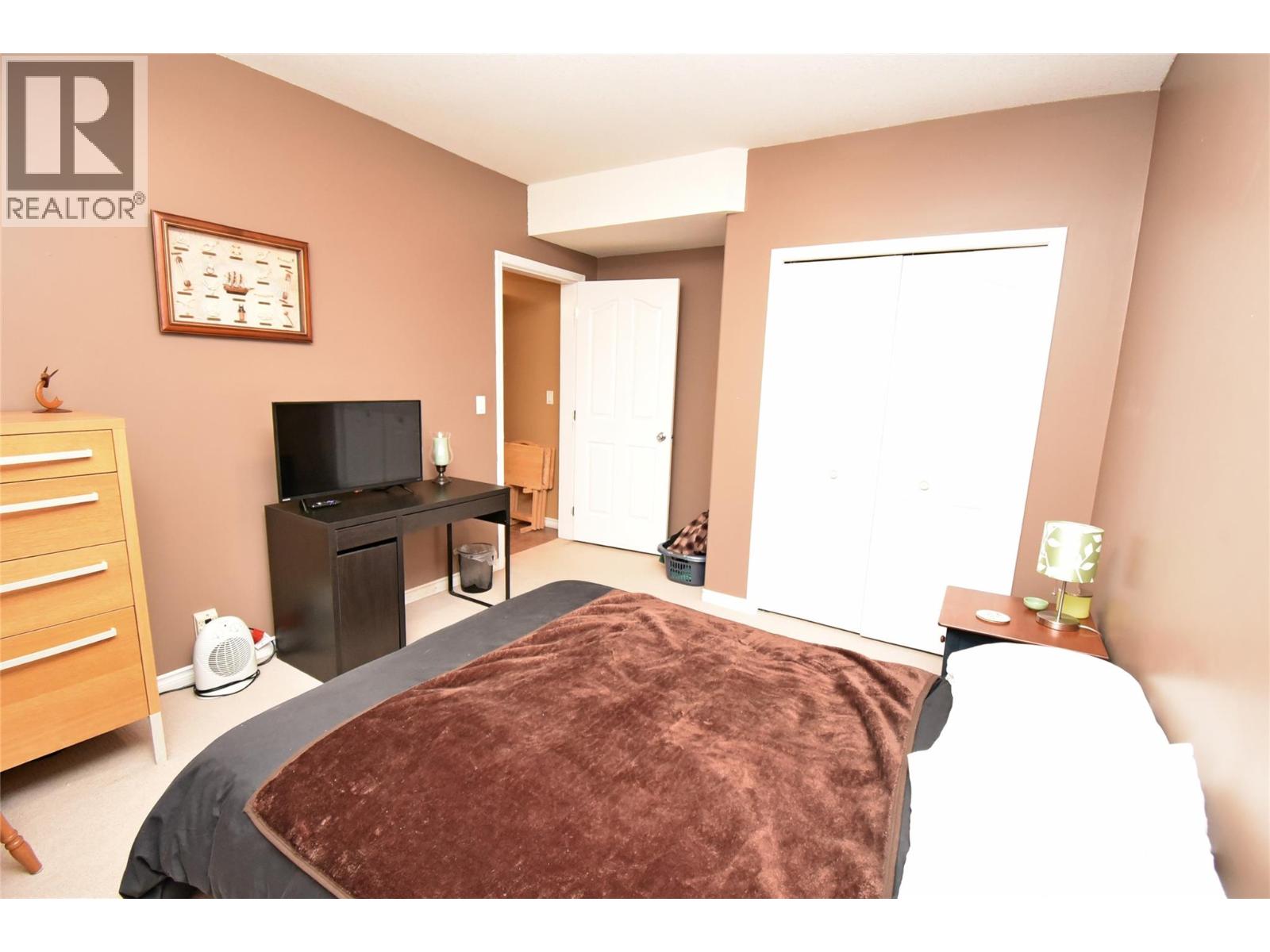 1936 GRANDVIEW AVENUE - 65