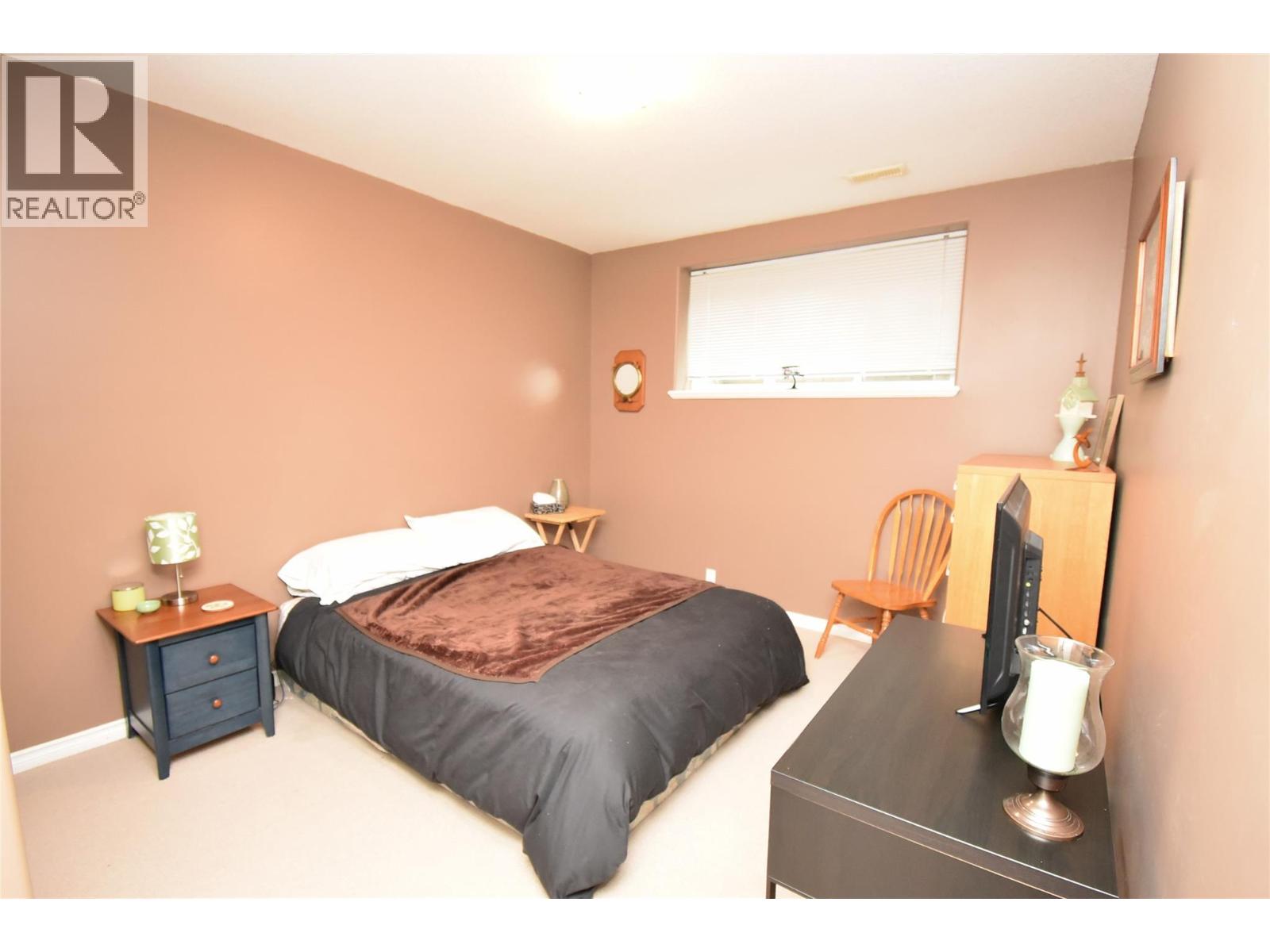 1936 GRANDVIEW AVENUE - 63