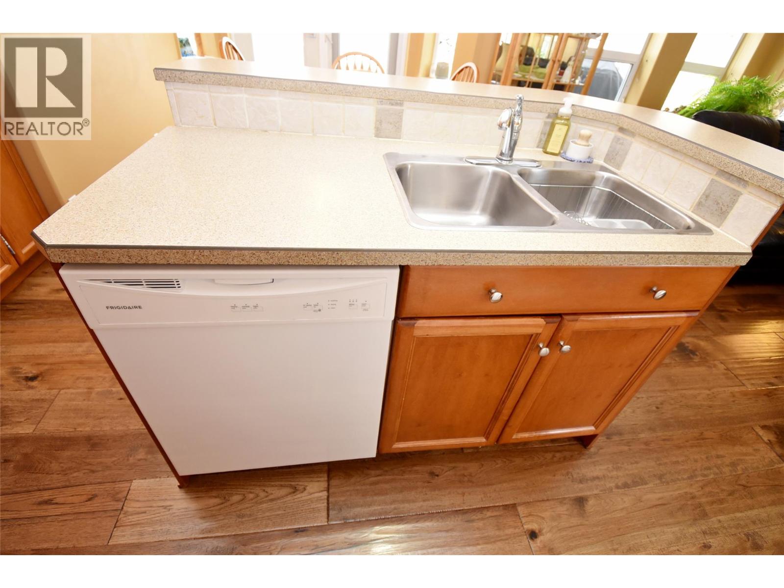 1936 GRANDVIEW AVENUE - 21