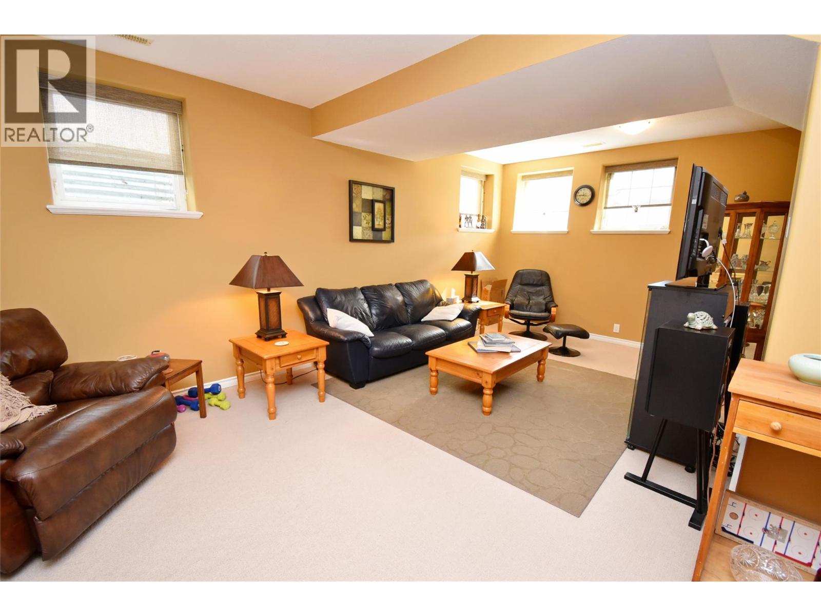 1936 GRANDVIEW AVENUE - 55