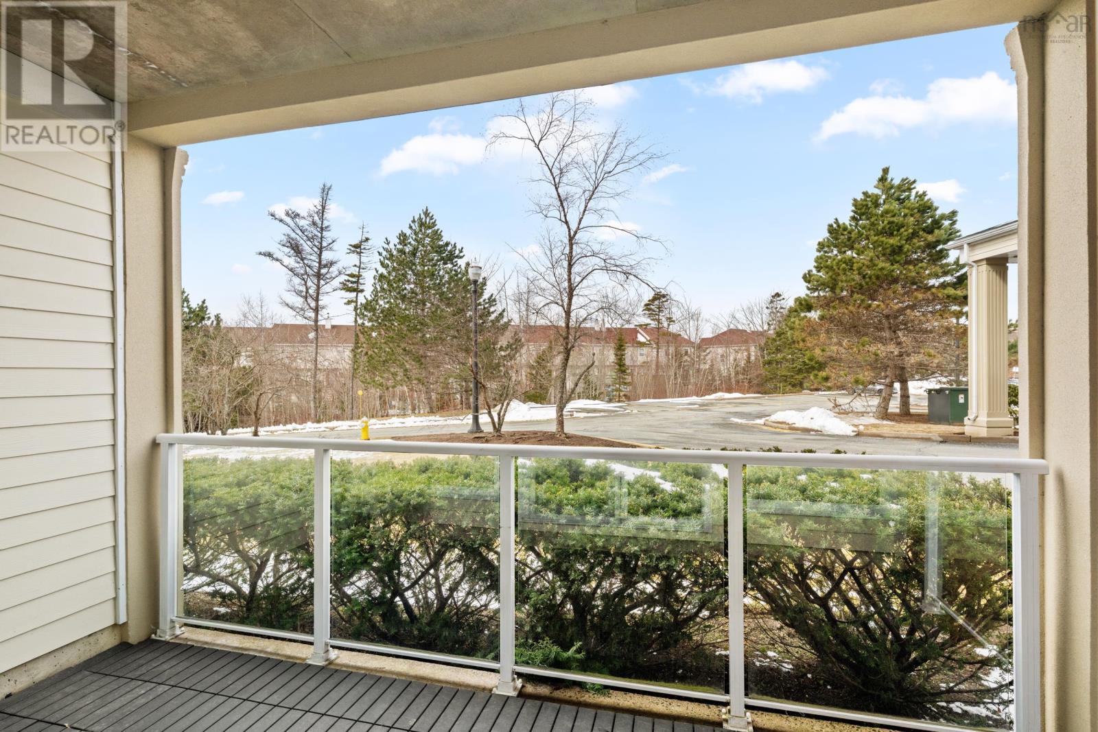 #101 52 WHITEHALL CRESCENT - 13